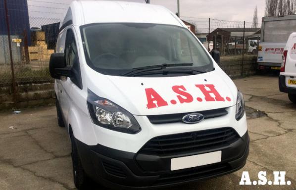 Ford Transit Medium Wheelbase 2.2LT